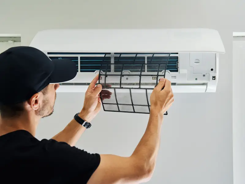Contrôle du filtre d'une climatisation lors d'une remise en route