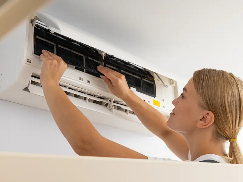 Nettoyage des filtres d'un climatiseur à Nice